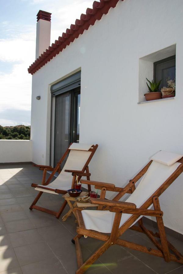 Liofyto - Stylish Villa With Views To Foinikounda Bay Kamária エクステリア 写真